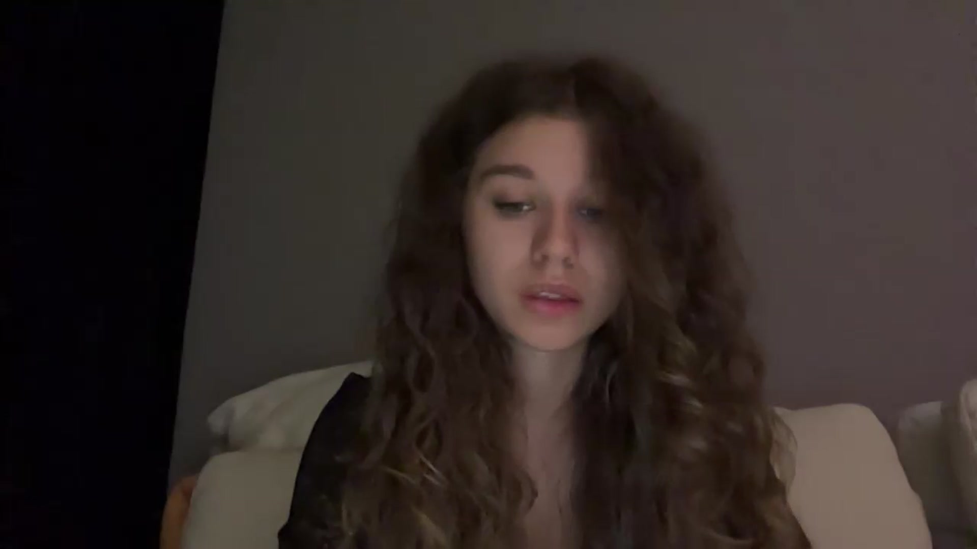 Gallery image thumbnail from JewelReigns's myfreecams stream on, 08/29/2026, 24:11 image 7 of 20