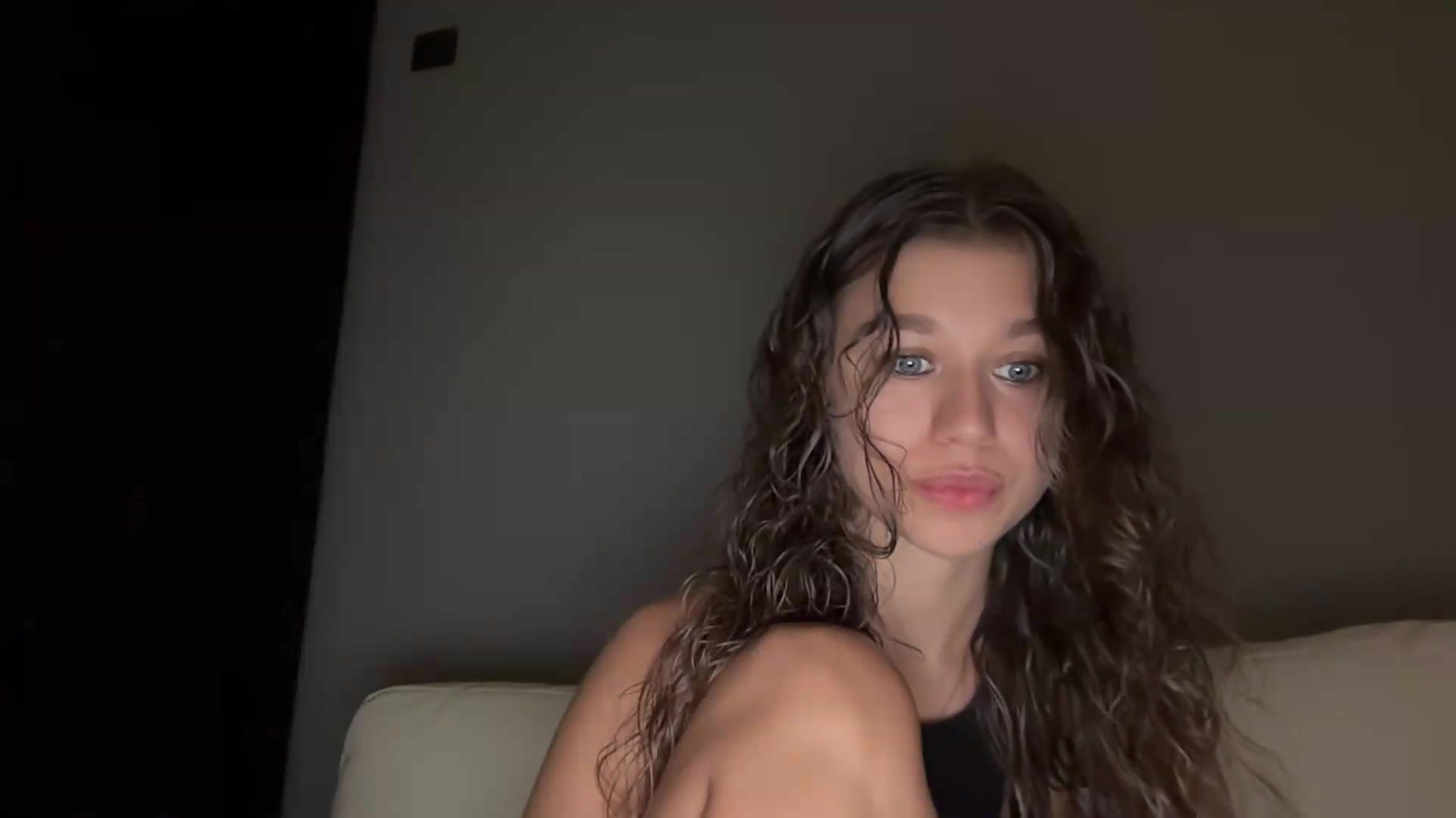 Gallery image thumbnail from JewelReigns's myfreecams stream on, 09/07/2026, 20:51 image 12 of 20