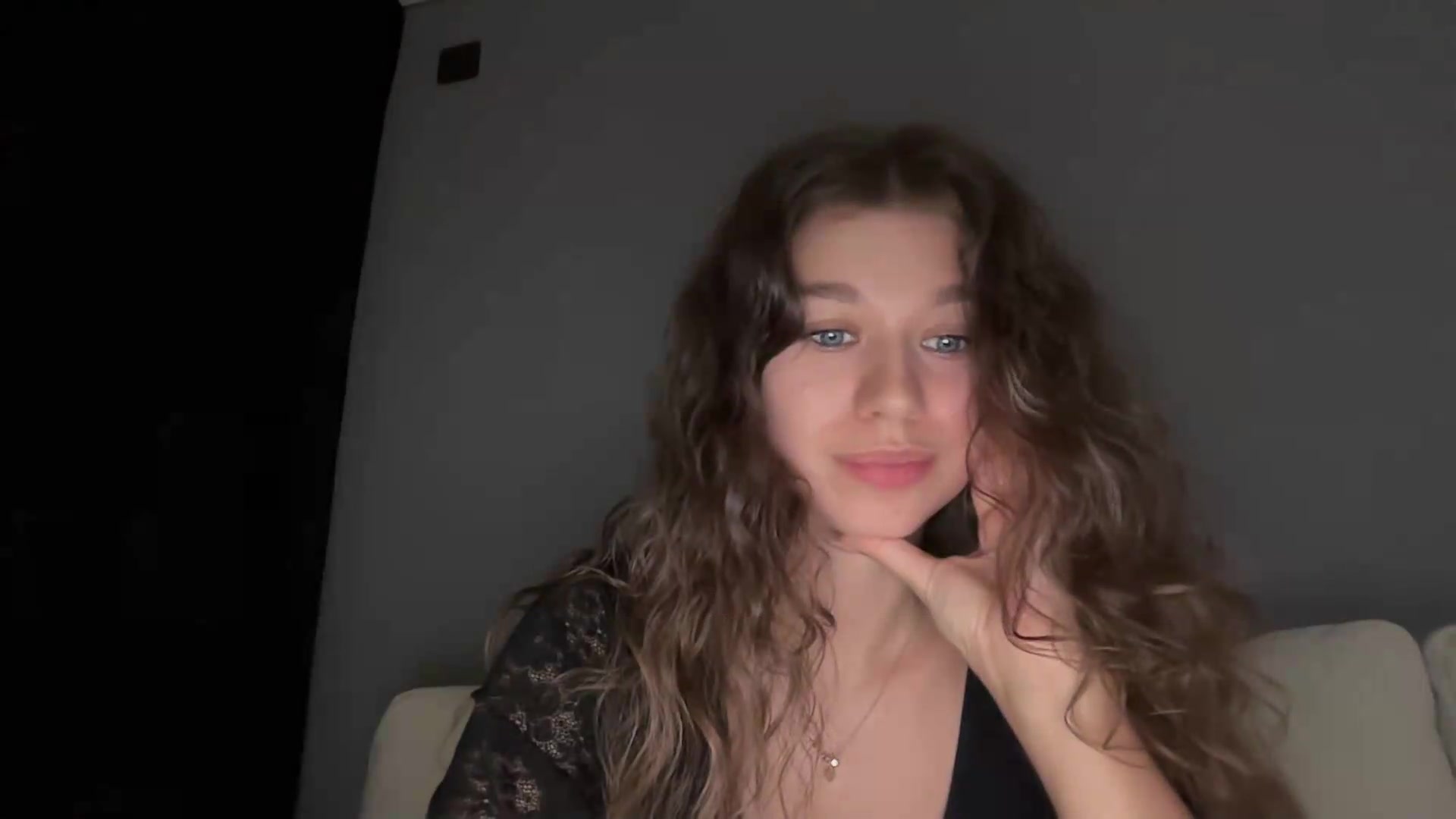 Gallery image thumbnail from JewelReigns's myfreecams stream on, 09/10/2026, 22:51 image 12 of 20