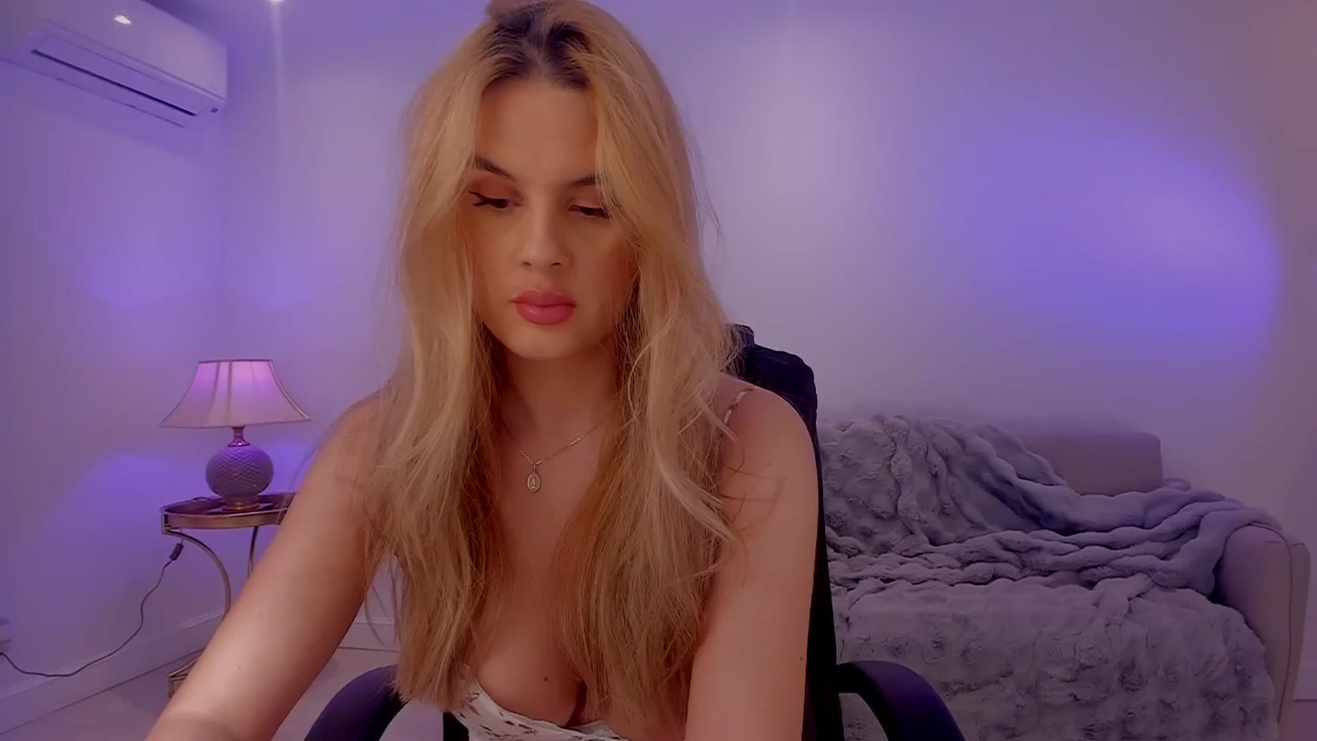 Gallery image thumbnail from Jewelles's myfreecams stream on, 01/22/2025, 21:19 image 16 of 20