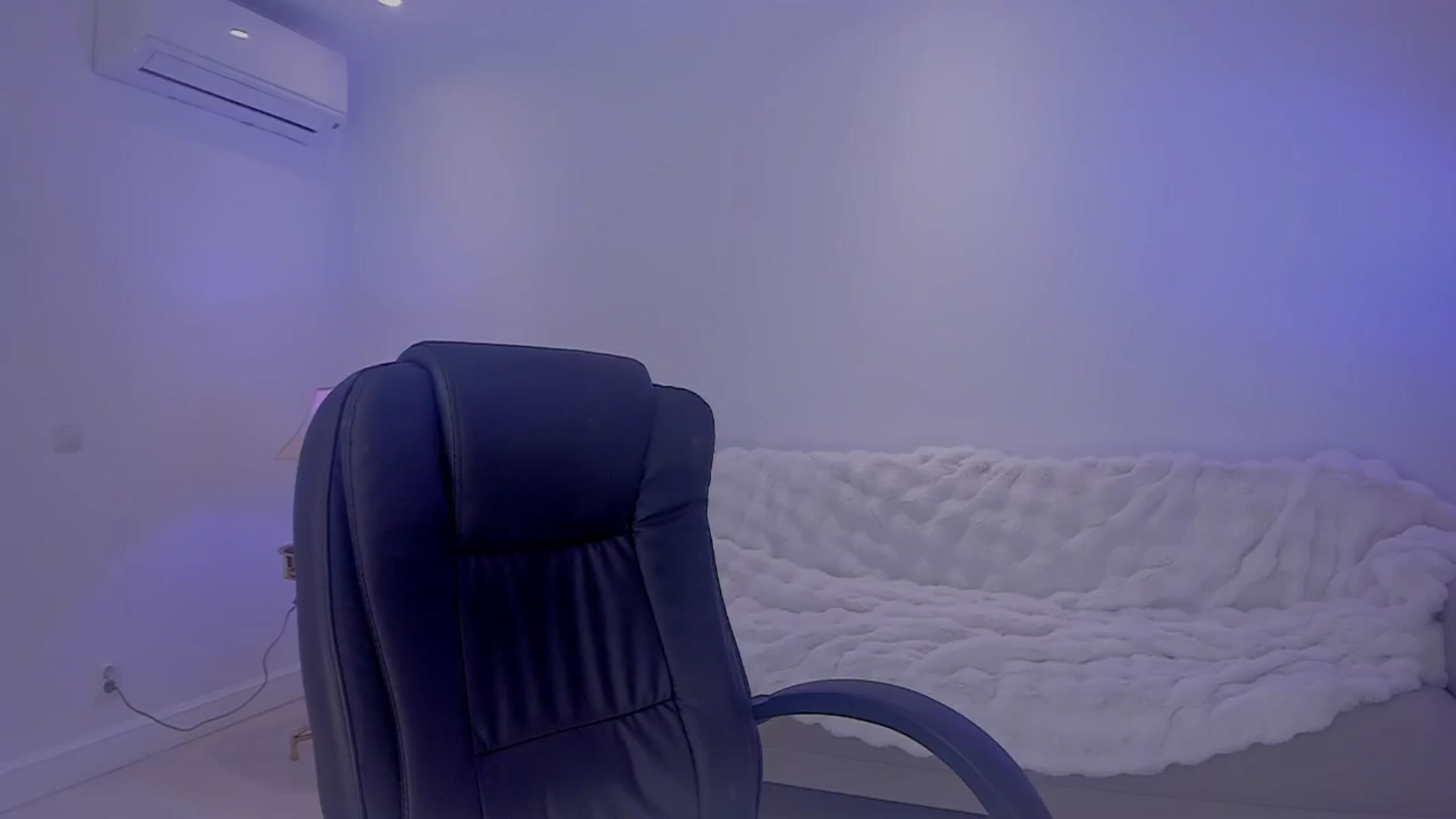 Gallery image thumbnail from Jewelles's myfreecams stream on, 02/01/2025, 20:51 image 15 of 20