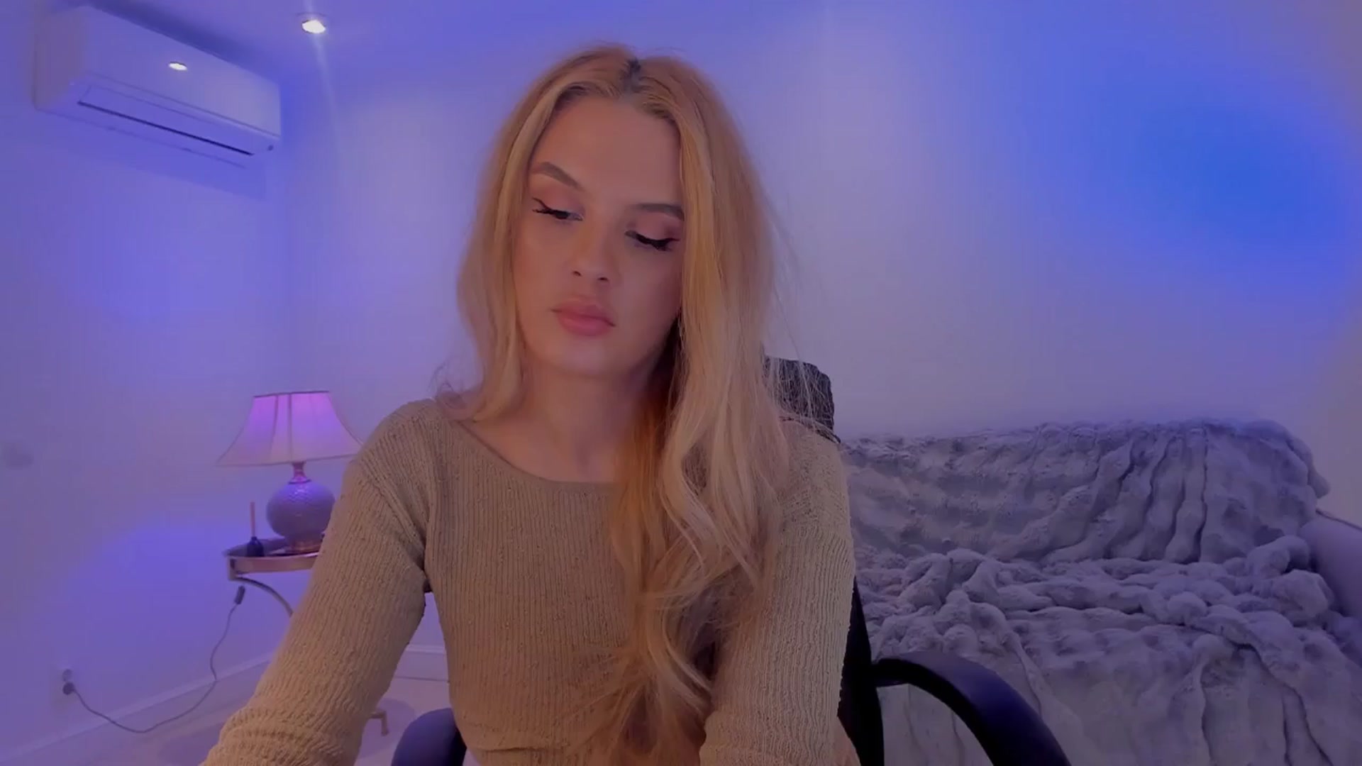 Gallery image thumbnail from Jewelles's myfreecams stream on, 02/08/2025, 20:17 image 19 of 20