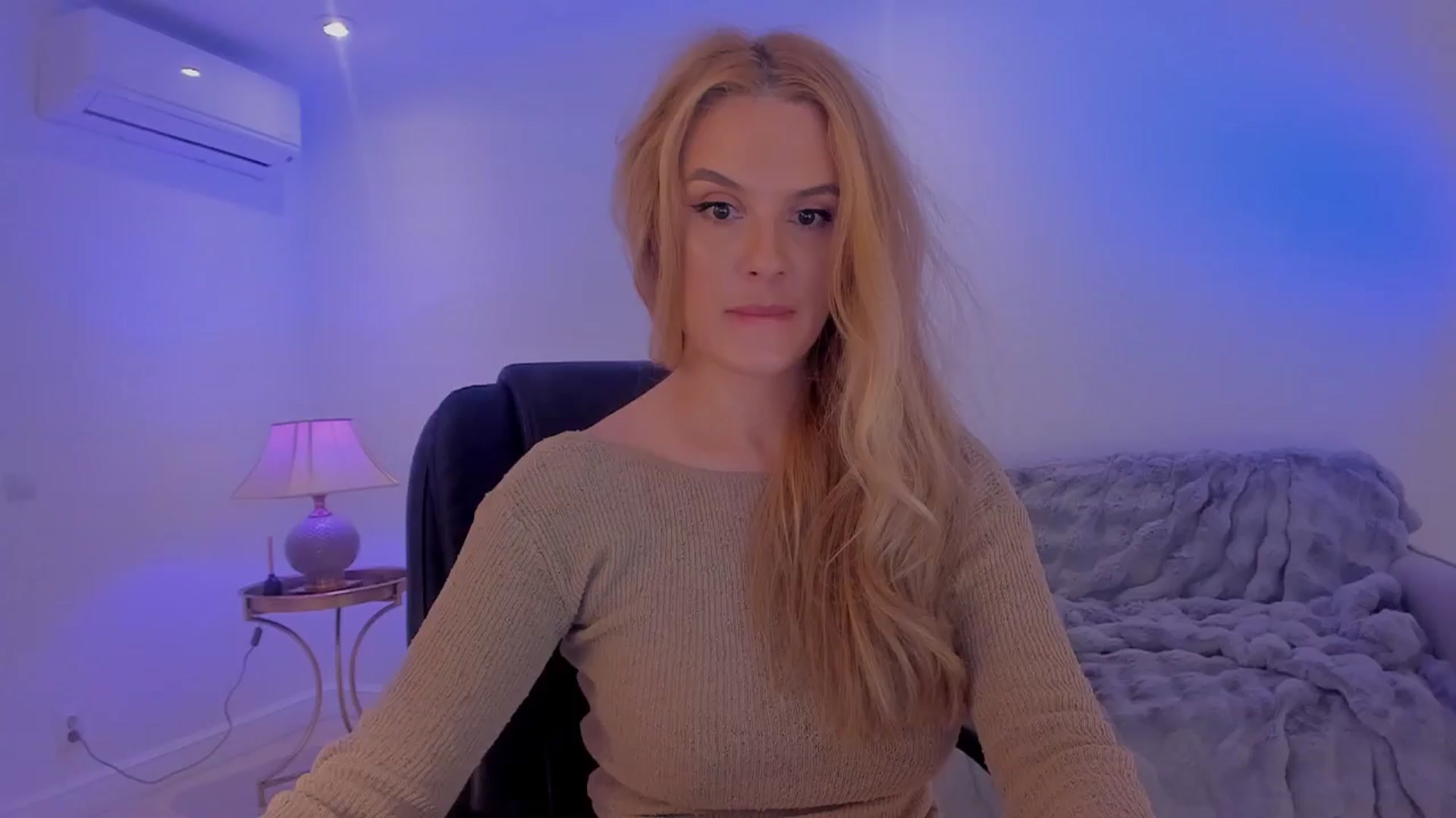 Gallery image thumbnail from Jewelles's myfreecams stream on, 02/08/2025, 20:17 image 13 of 20