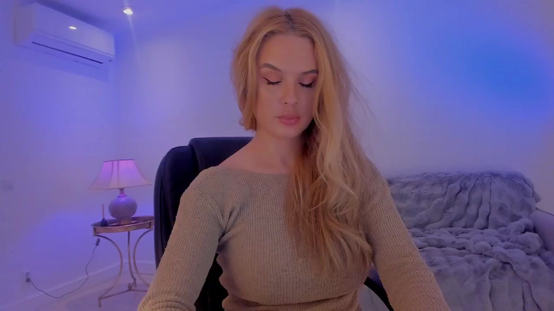 Gallery image thumbnail from Jewelles's myfreecams stream on, 02/08/2025, 20:17 image 12 of 20
