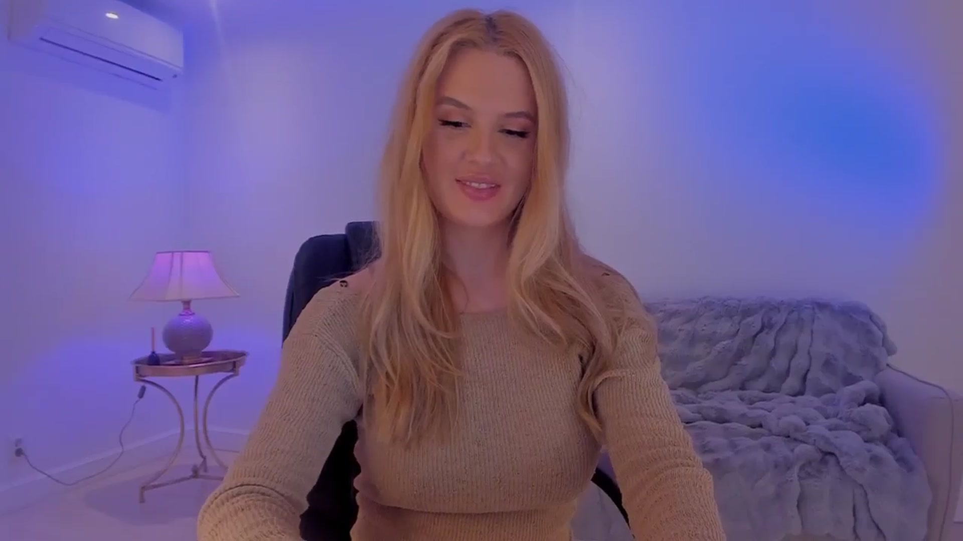 Gallery image thumbnail from Jewelles's myfreecams stream on, 02/08/2025, 21:52 image 12 of 20