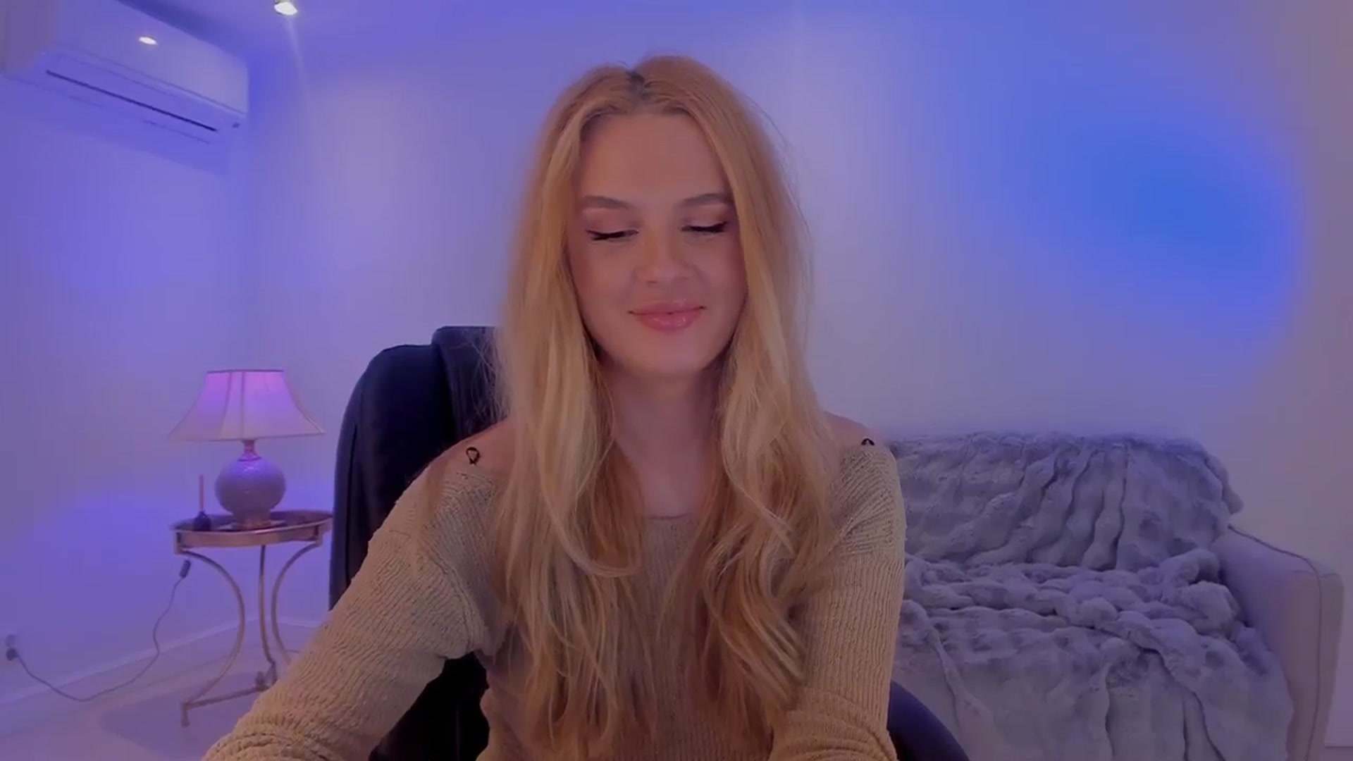 Gallery image thumbnail from Jewelles's myfreecams stream on, 02/08/2025, 21:52 image 7 of 20