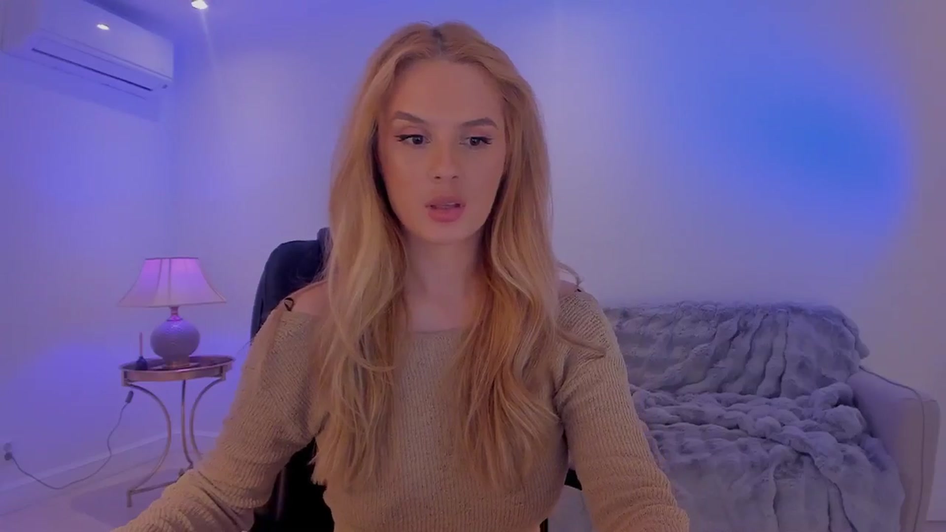 Gallery image thumbnail from Jewelles's myfreecams stream on, 02/08/2025, 21:52 image 5 of 20