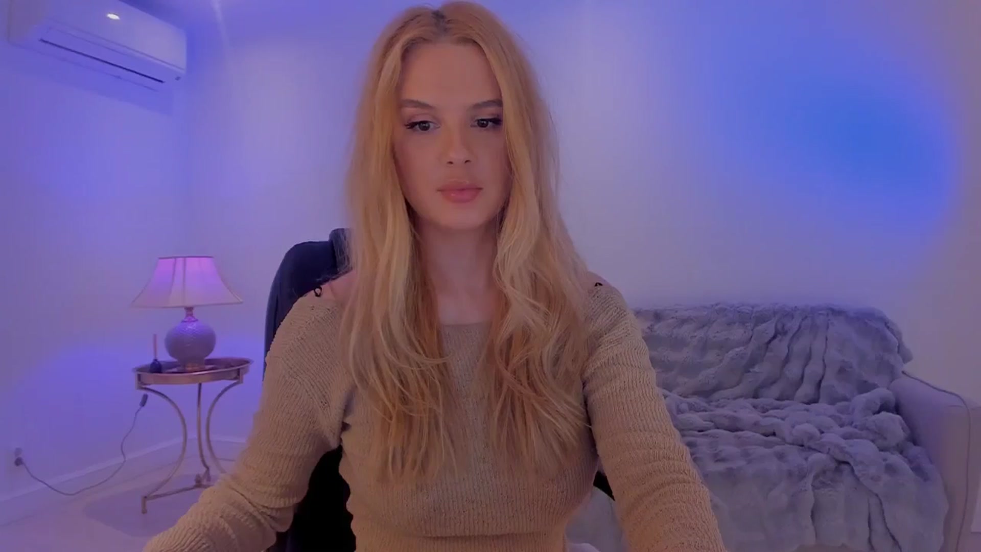 Gallery image thumbnail from Jewelles's myfreecams stream on, 02/08/2025, 21:52 image 9 of 20