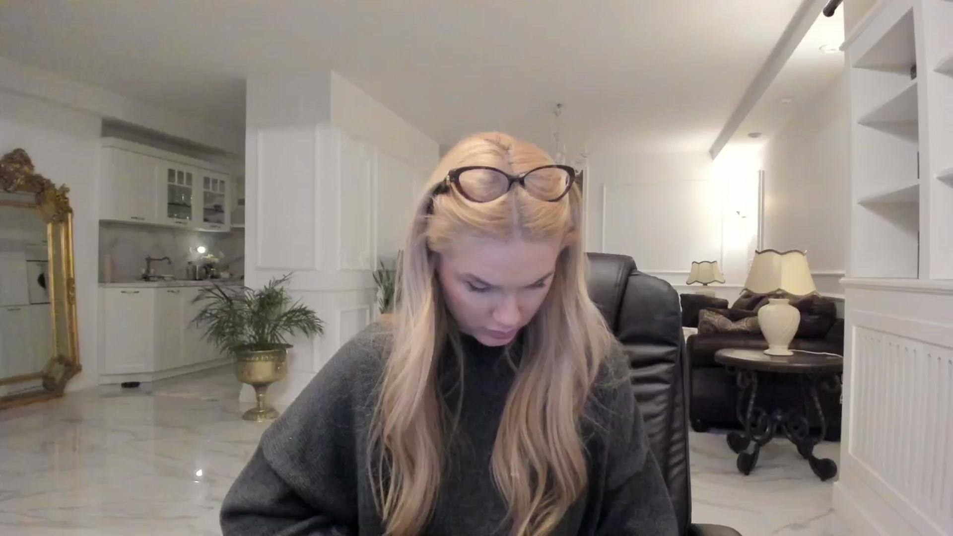 Gallery image thumbnail from Jewelles's myfreecams stream on, 03/19/2025, 22:05 image 9 of 20