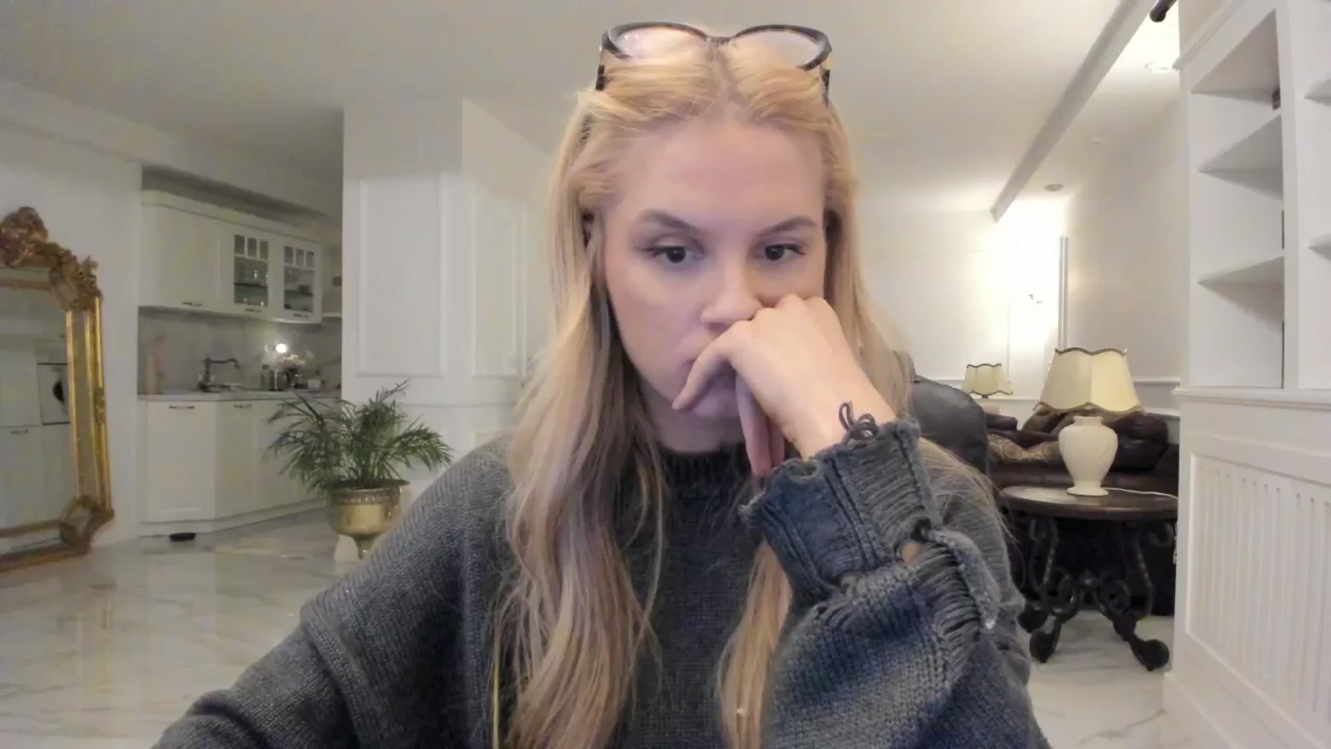 Gallery image thumbnail from Jewelles's myfreecams stream on, 03/19/2025, 22:05 image 12 of 20