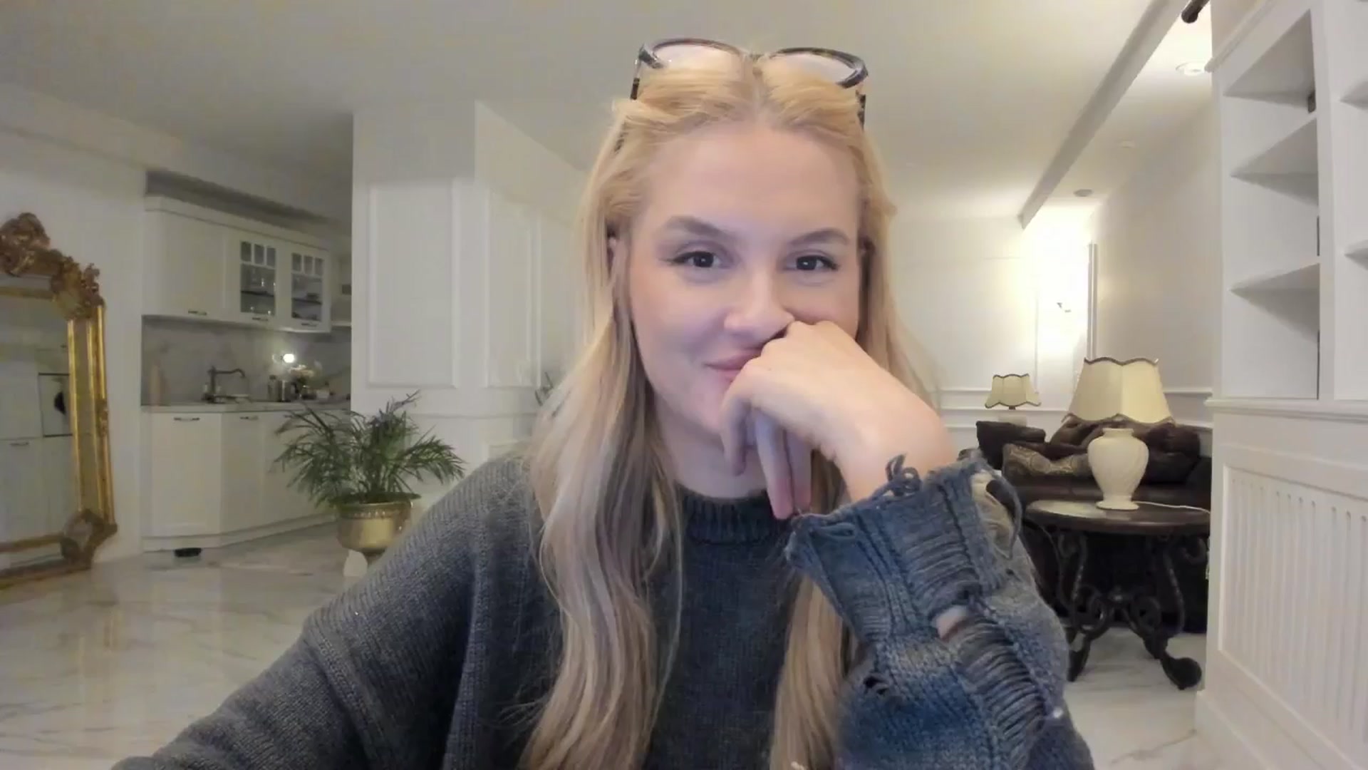 Gallery image thumbnail from Jewelles's myfreecams stream on, 03/19/2025, 22:05 image 4 of 20