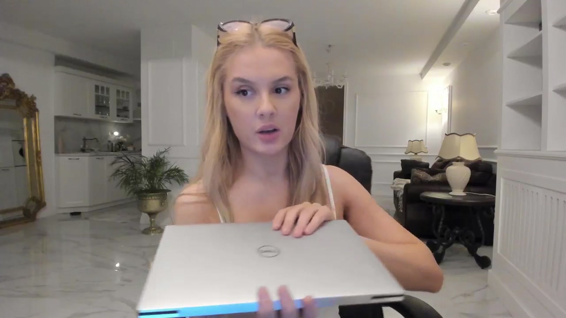 Gallery image thumbnail from Jewelles's myfreecams stream on, 03/19/2025, 23:14 image 6 of 20