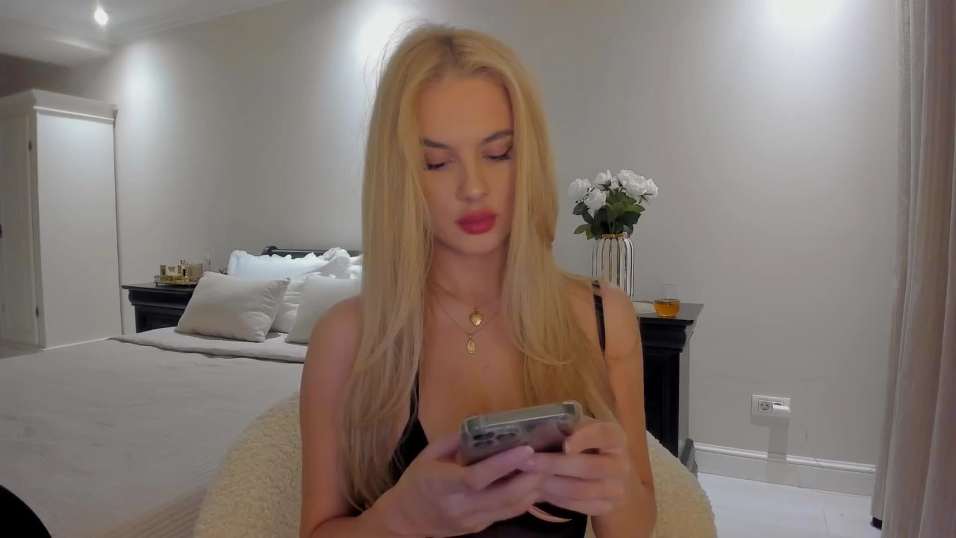 Gallery image thumbnail from Jewelles's myfreecams stream on, 09/06/2025, 18:50 image 1 of 20