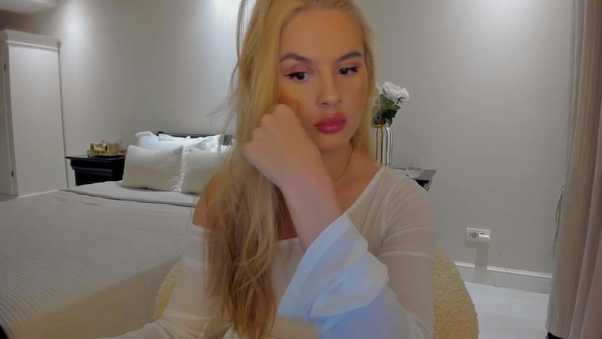 Gallery image thumbnail from Jewelles's myfreecams stream on, 09/07/2025, 19:30 image 3 of 20