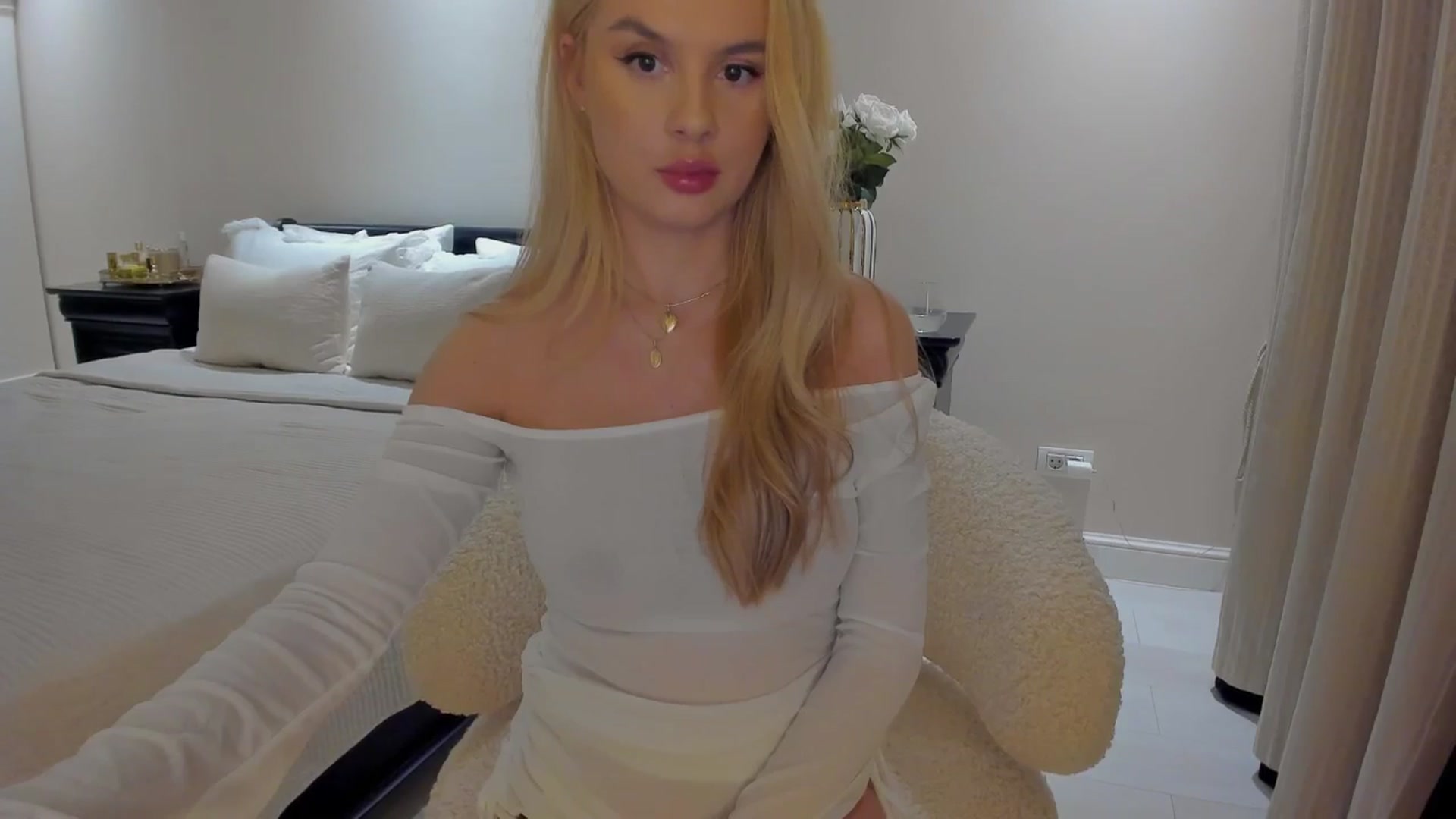 Gallery image thumbnail from Jewelles's myfreecams stream on, 09/07/2025, 19:30 image 15 of 20