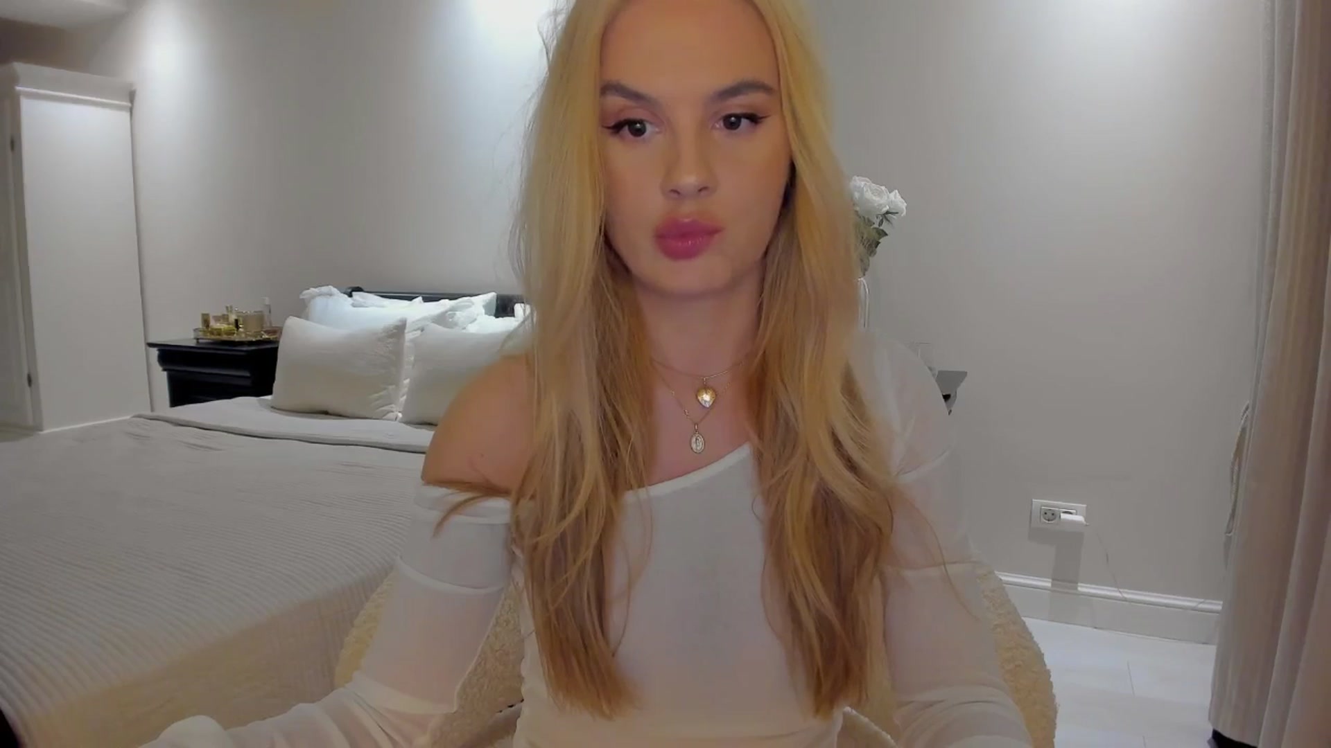 Gallery image thumbnail from Jewelles's myfreecams stream on, 09/07/2025, 19:30 image 6 of 20