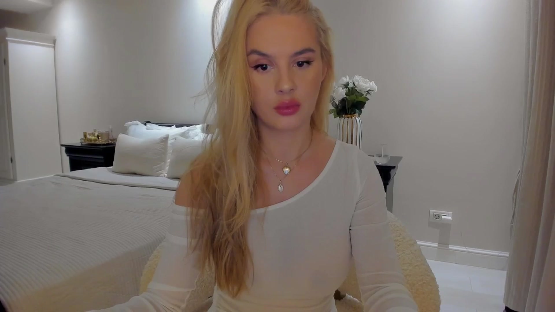 Gallery image thumbnail from Jewelles's myfreecams stream on, 09/07/2025, 19:30 image 2 of 20