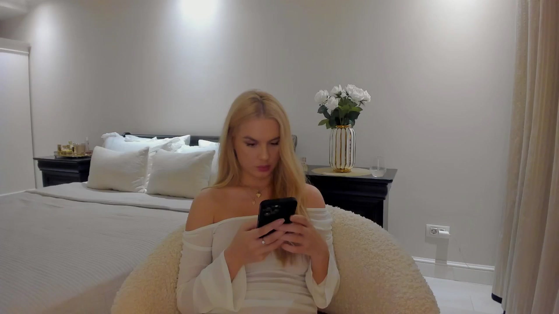 Gallery image thumbnail from Jewelles's myfreecams stream on, 09/07/2025, 20:56 image 8 of 20