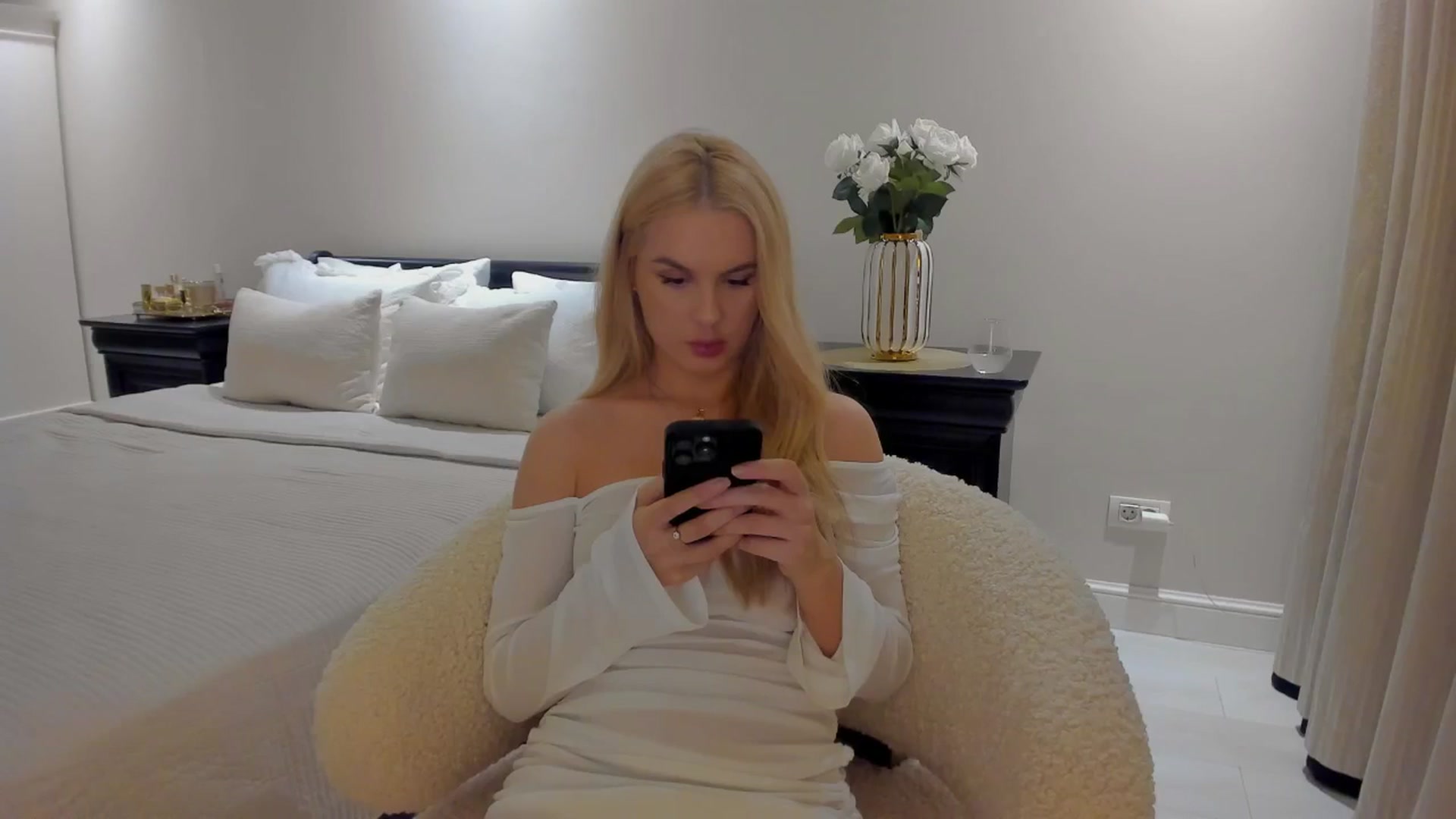 Gallery image thumbnail from Jewelles's myfreecams stream on, 09/07/2025, 20:56 image 7 of 20