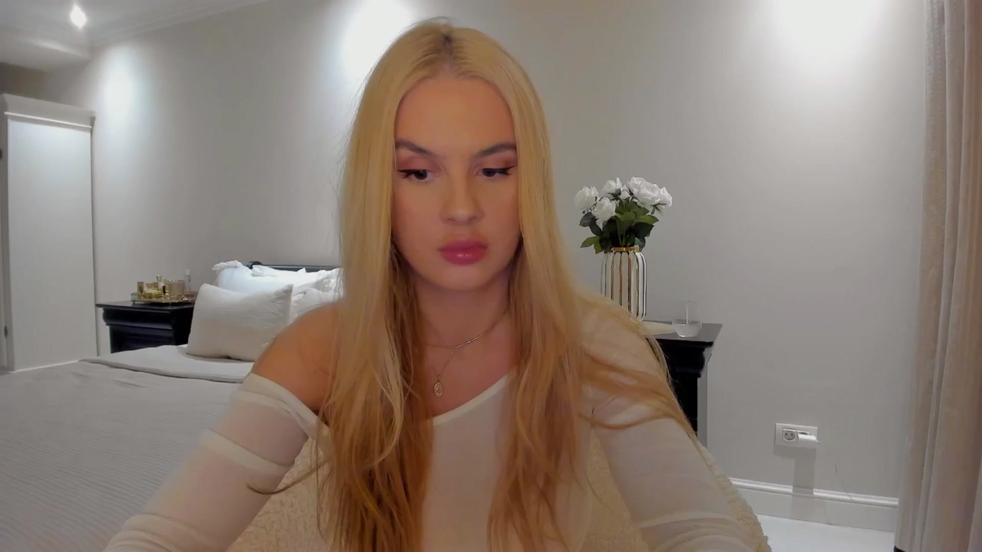 Gallery image thumbnail from Jewelles's myfreecams stream on, 09/07/2025, 20:56 image 15 of 20