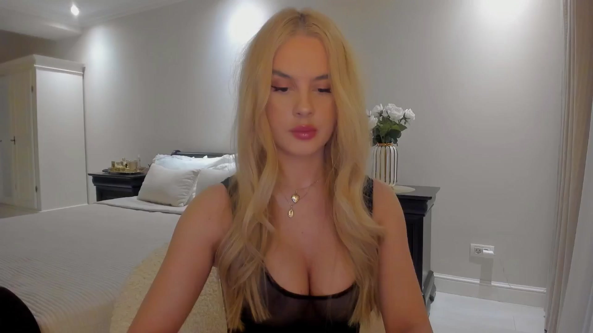 Gallery image thumbnail from Jewelles's myfreecams stream on, 09/08/2025, 19:01 image 2 of 20