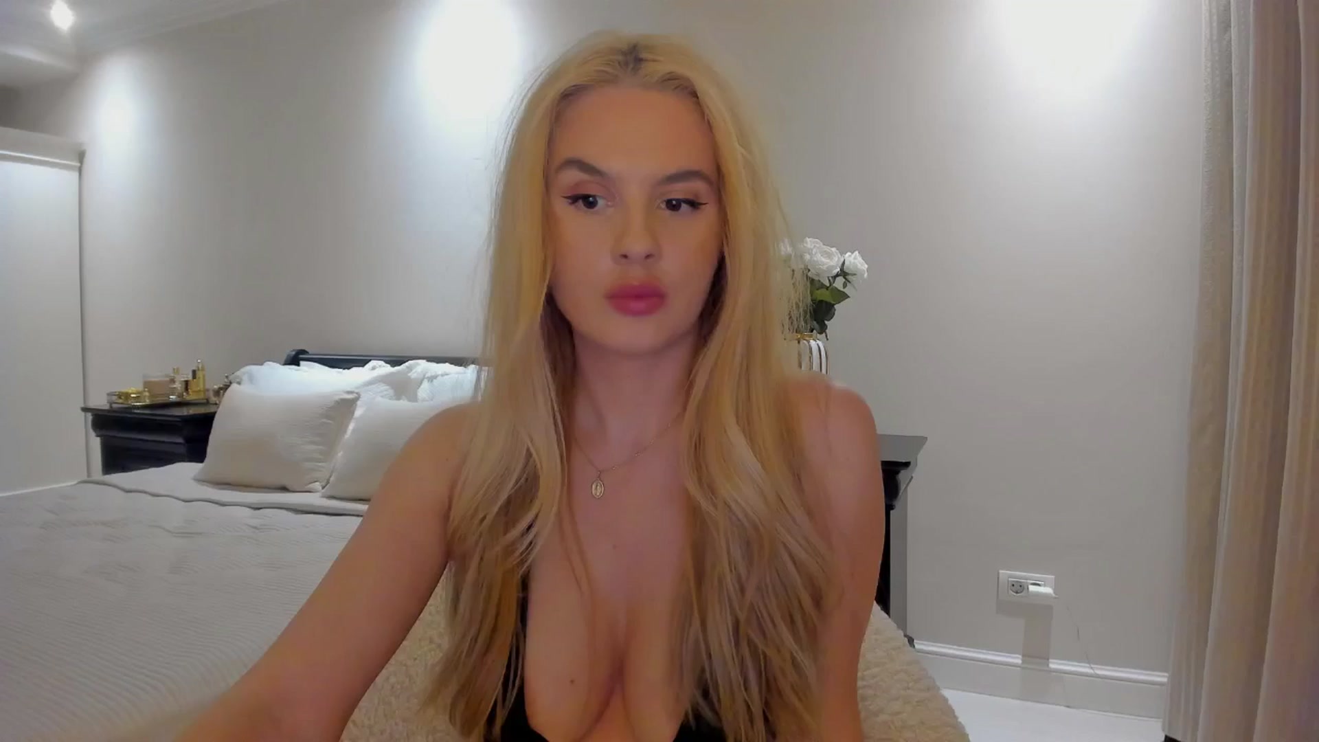 Gallery image thumbnail from Jewelles's myfreecams stream on, 09/12/2025, 21:08 image 11 of 20