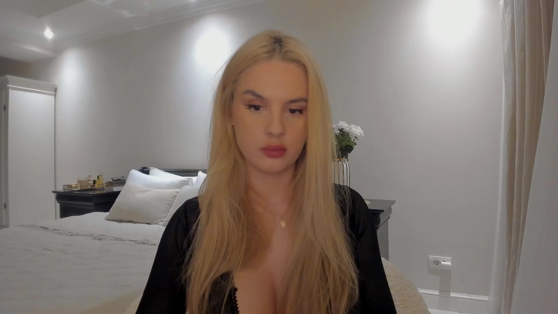 Gallery image thumbnail from Jewelles's myfreecams stream on, 09/13/2025, 20:46 image 8 of 20