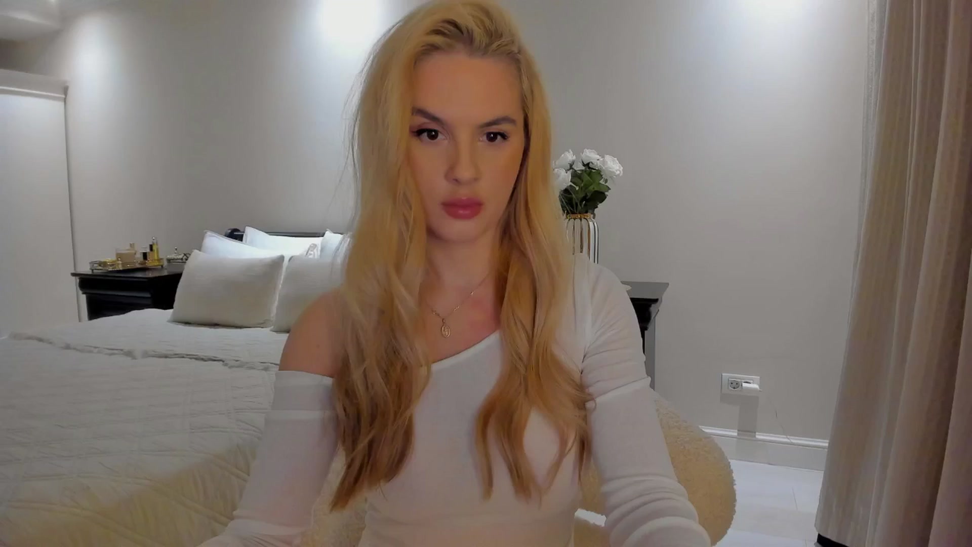 Gallery image thumbnail from Jewelles's myfreecams stream on, 09/17/2025, 18:04 image 15 of 20