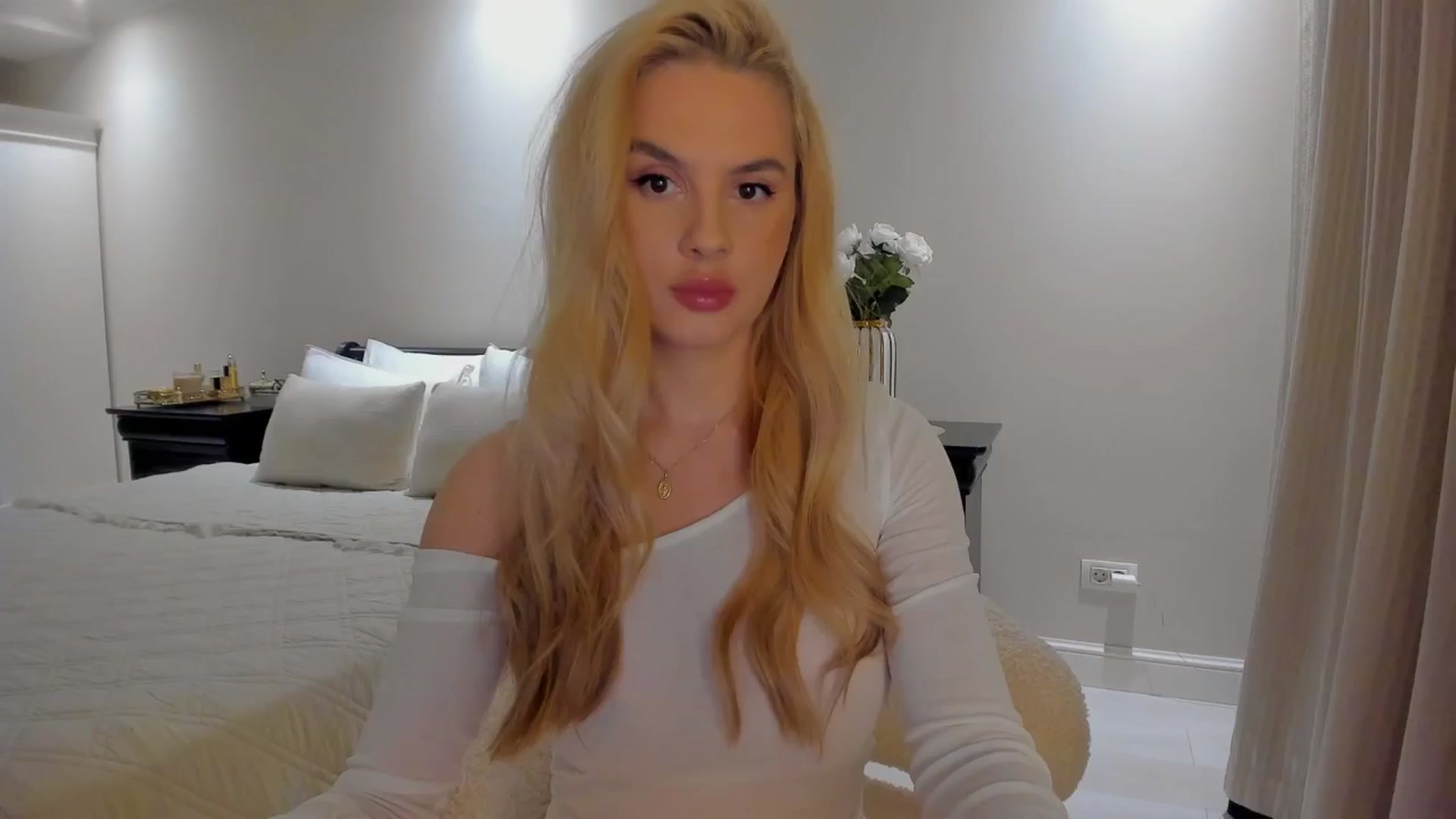 Gallery image thumbnail from Jewelles's myfreecams stream on, 09/17/2025, 18:04 image 12 of 20