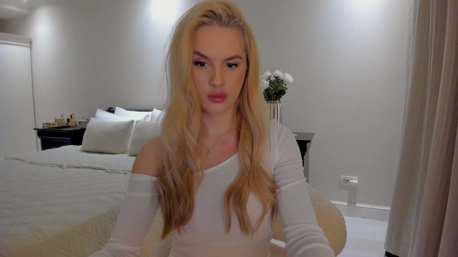 Gallery image thumbnail from Jewelles's myfreecams stream on, 09/17/2025, 18:04 image 16 of 20