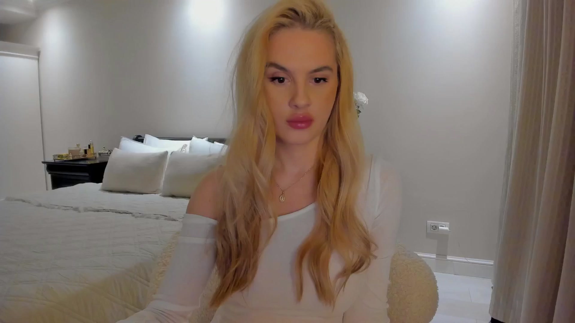 Gallery image thumbnail from Jewelles's myfreecams stream on, 09/17/2025, 18:04 image 10 of 20