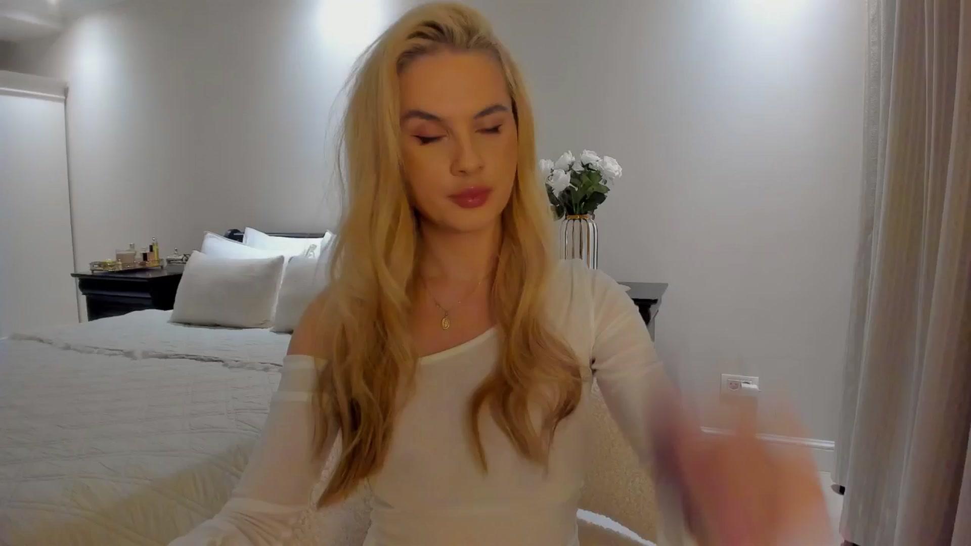 Gallery image thumbnail from Jewelles's myfreecams stream on, 09/17/2025, 18:04 image 1 of 20
