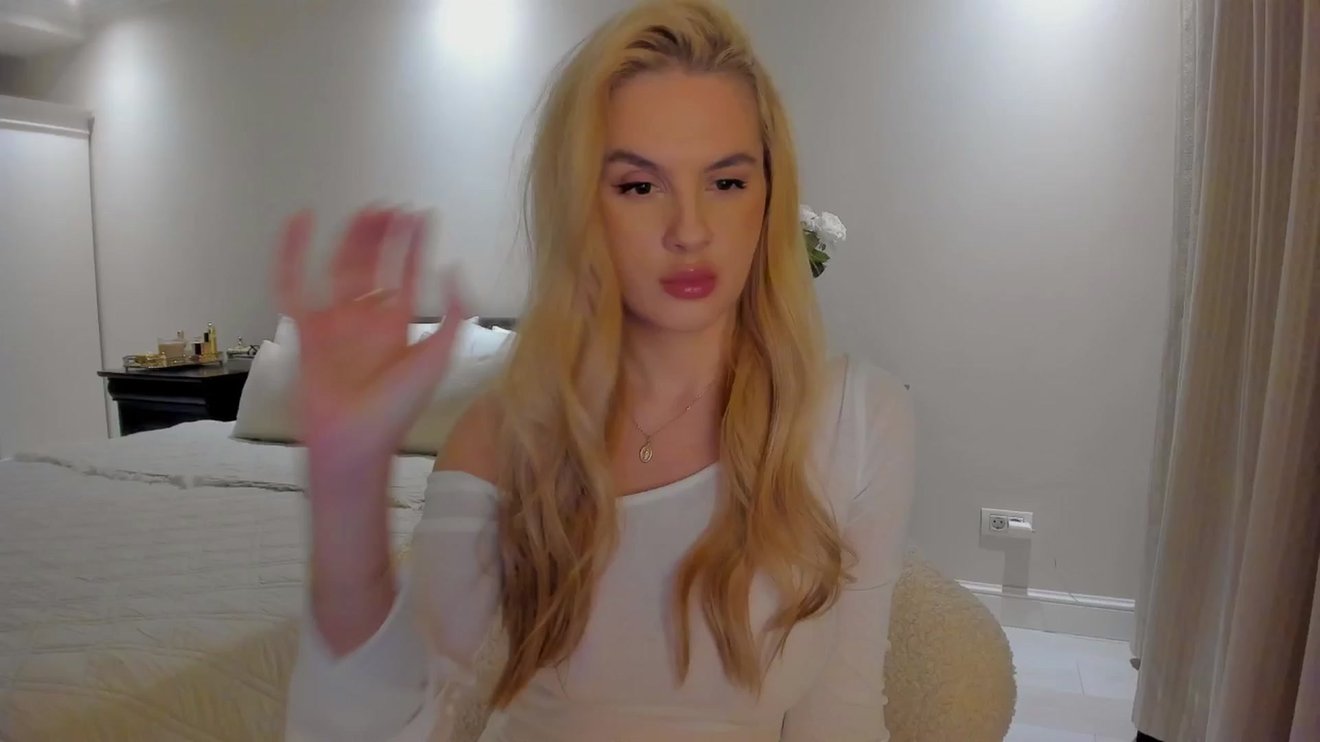Gallery image thumbnail from Jewelles's myfreecams stream on, 09/17/2025, 18:04 image 8 of 20
