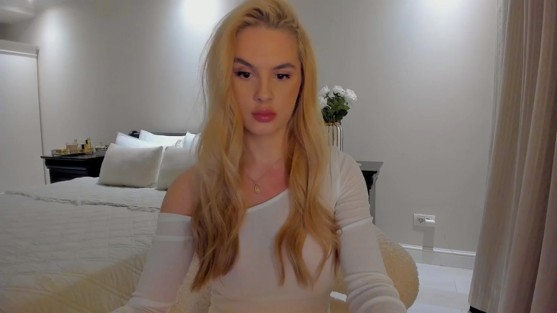 Gallery image thumbnail from Jewelles's myfreecams stream on, 09/17/2025, 18:04 image 13 of 20
