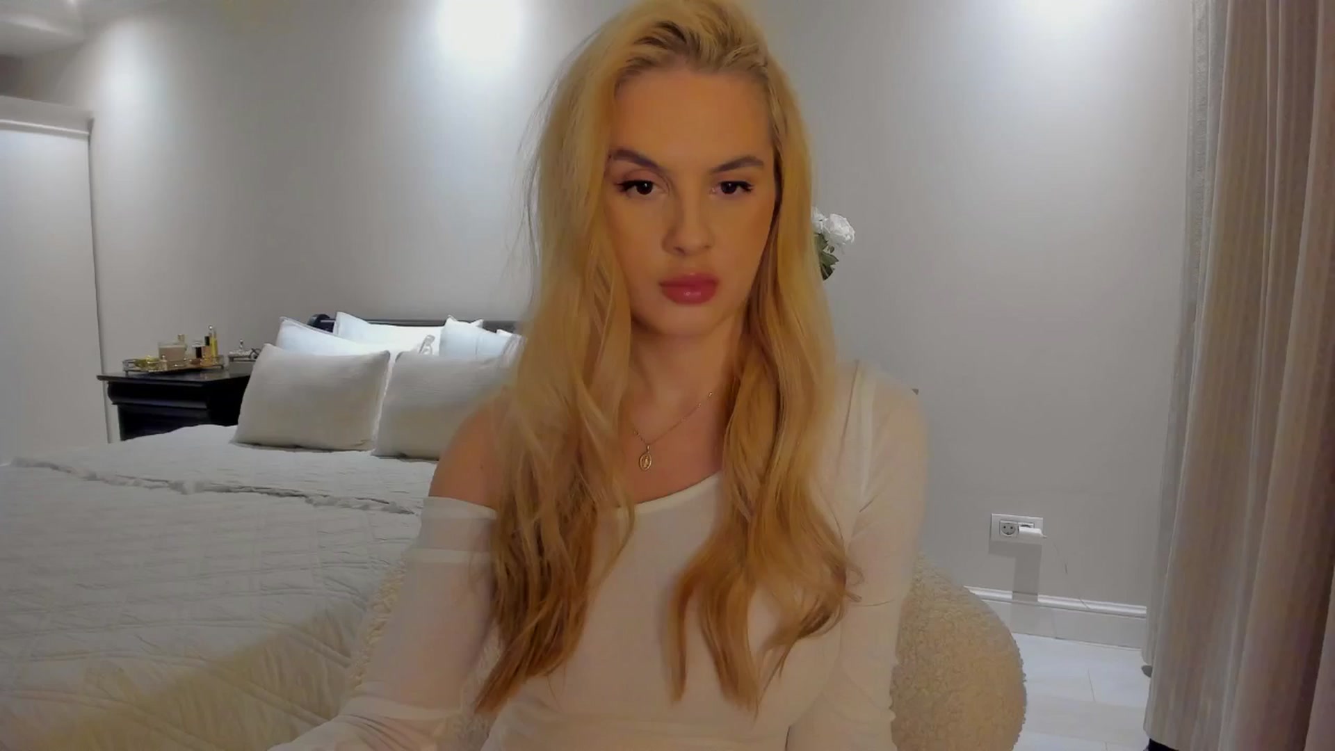 Gallery image thumbnail from Jewelles's myfreecams stream on, 09/17/2025, 18:04 image 9 of 20