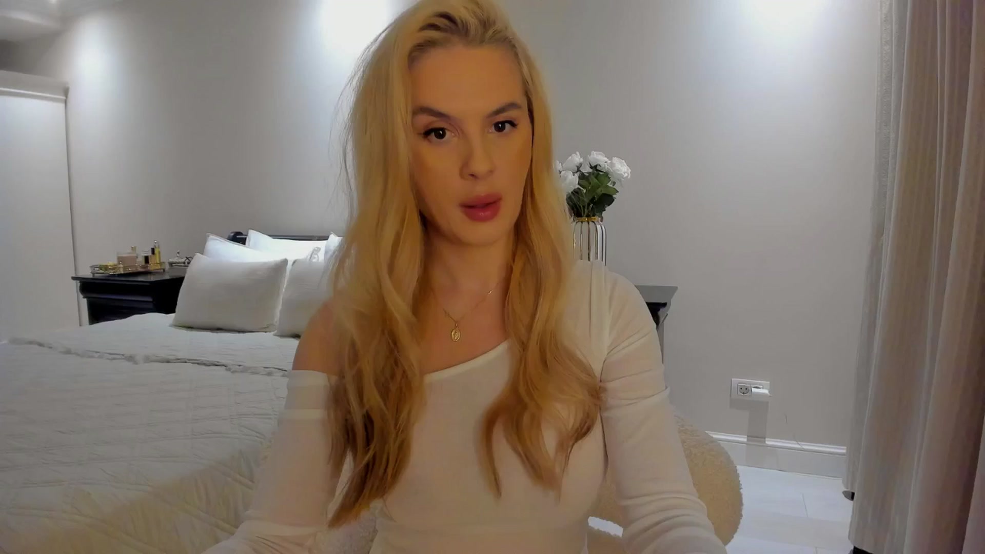 Gallery image thumbnail from Jewelles's myfreecams stream on, 09/17/2025, 18:04 image 2 of 20