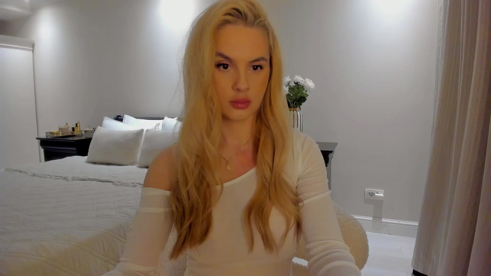 Gallery image thumbnail from Jewelles's myfreecams stream on, 09/17/2025, 18:04 image 14 of 20