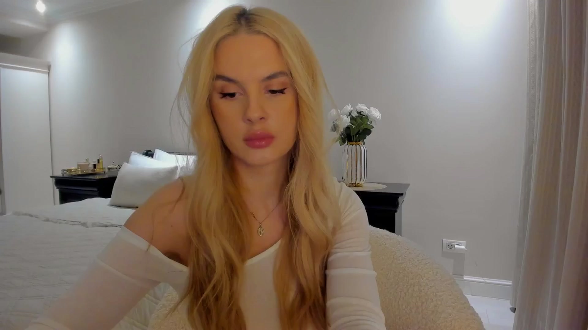 Gallery image thumbnail from Jewelles's myfreecams stream on, 09/17/2025, 19:15 image 1 of 20