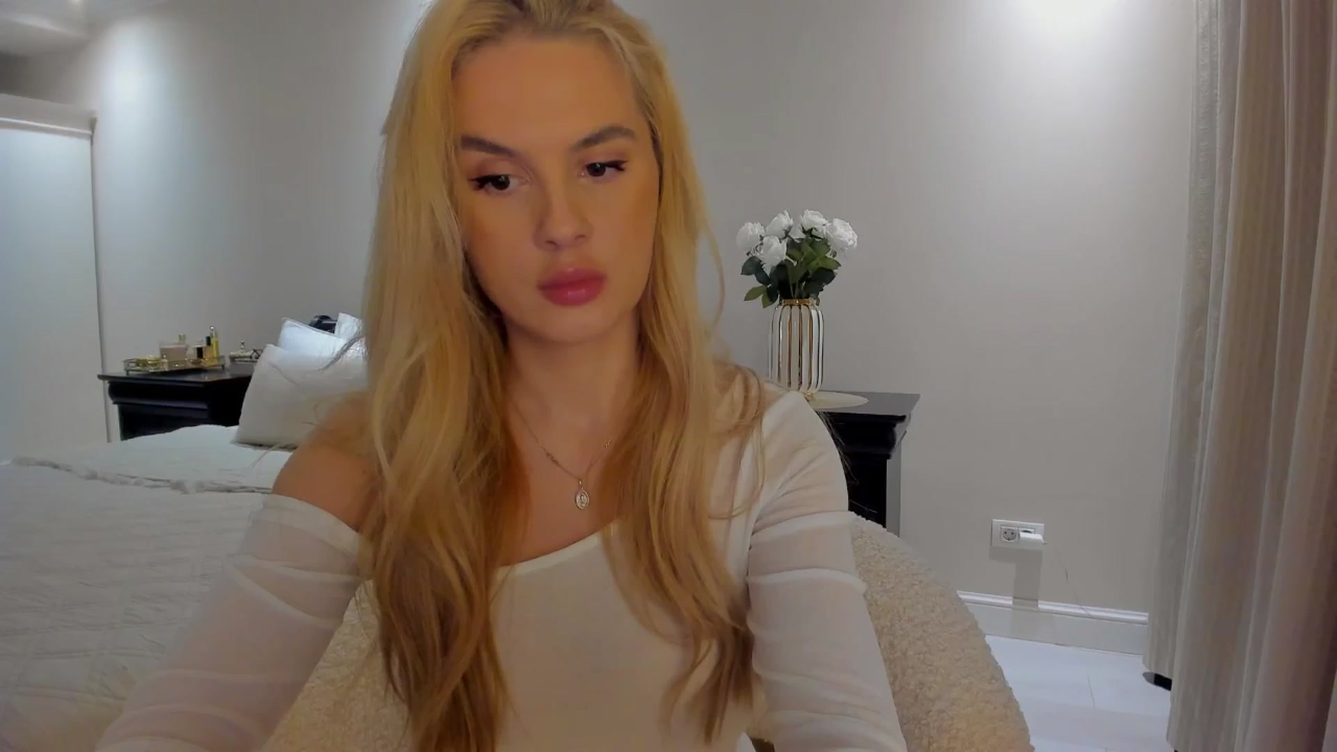 Gallery image thumbnail from Jewelles's myfreecams stream on, 09/17/2025, 19:15 image 7 of 20
