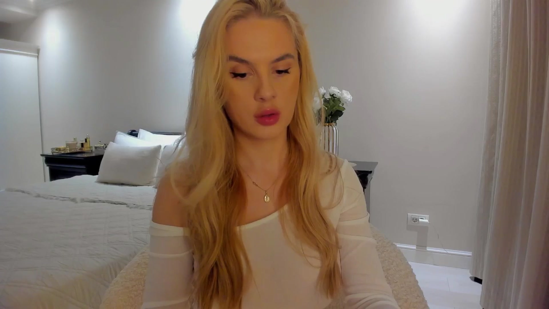 Gallery image thumbnail from Jewelles's myfreecams stream on, 09/17/2025, 19:15 image 9 of 20