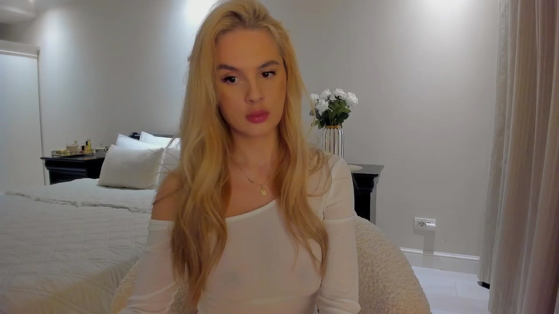 Gallery image thumbnail from Jewelles's myfreecams stream on, 09/17/2025, 19:15 image 6 of 20