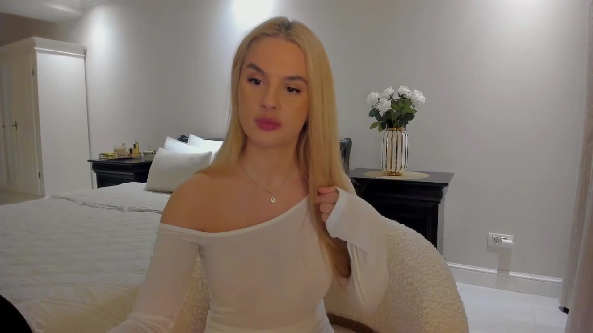 Gallery image thumbnail from Jewelles's myfreecams stream on, 09/17/2025, 21:50 image 20 of 20