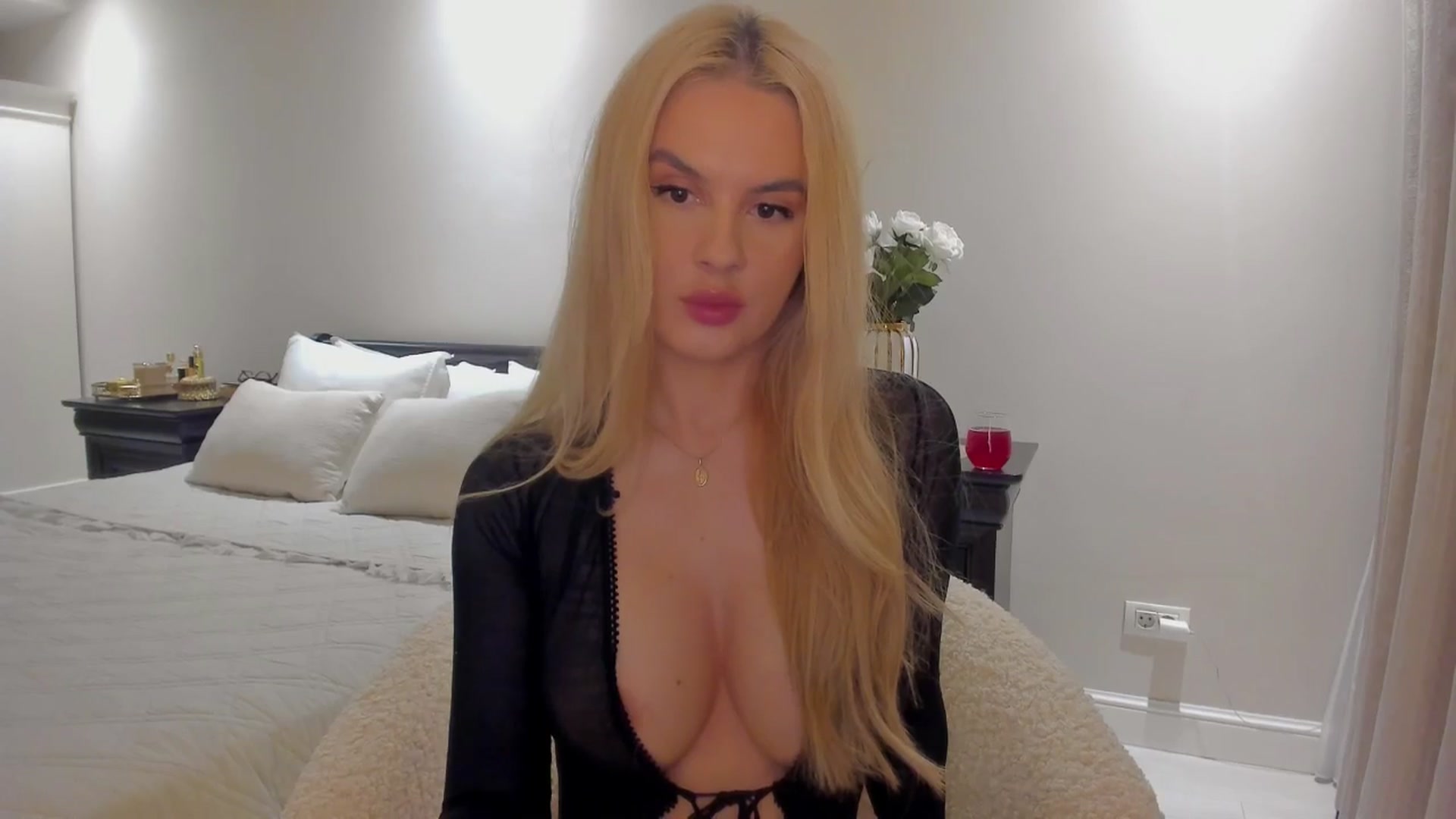 Gallery image thumbnail from Jewelles's myfreecams stream on, 09/22/2025, 18:13 image 13 of 20