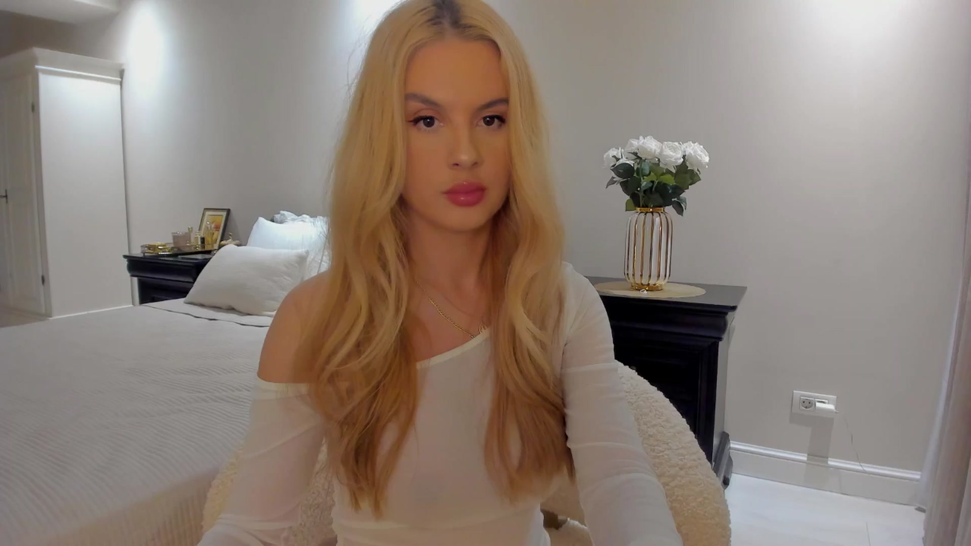 Gallery image thumbnail from Jewelles's myfreecams stream on, 09/28/2025, 19:56 image 3 of 20