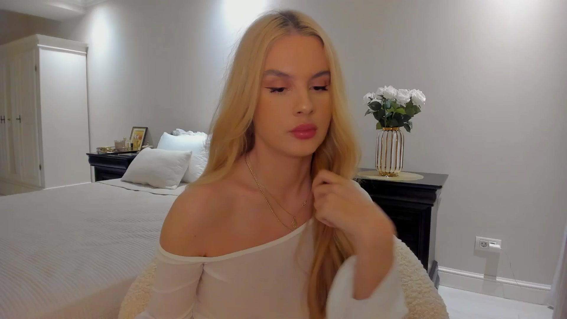 Gallery image thumbnail from Jewelles's myfreecams stream on, 09/28/2025, 19:56 image 6 of 20