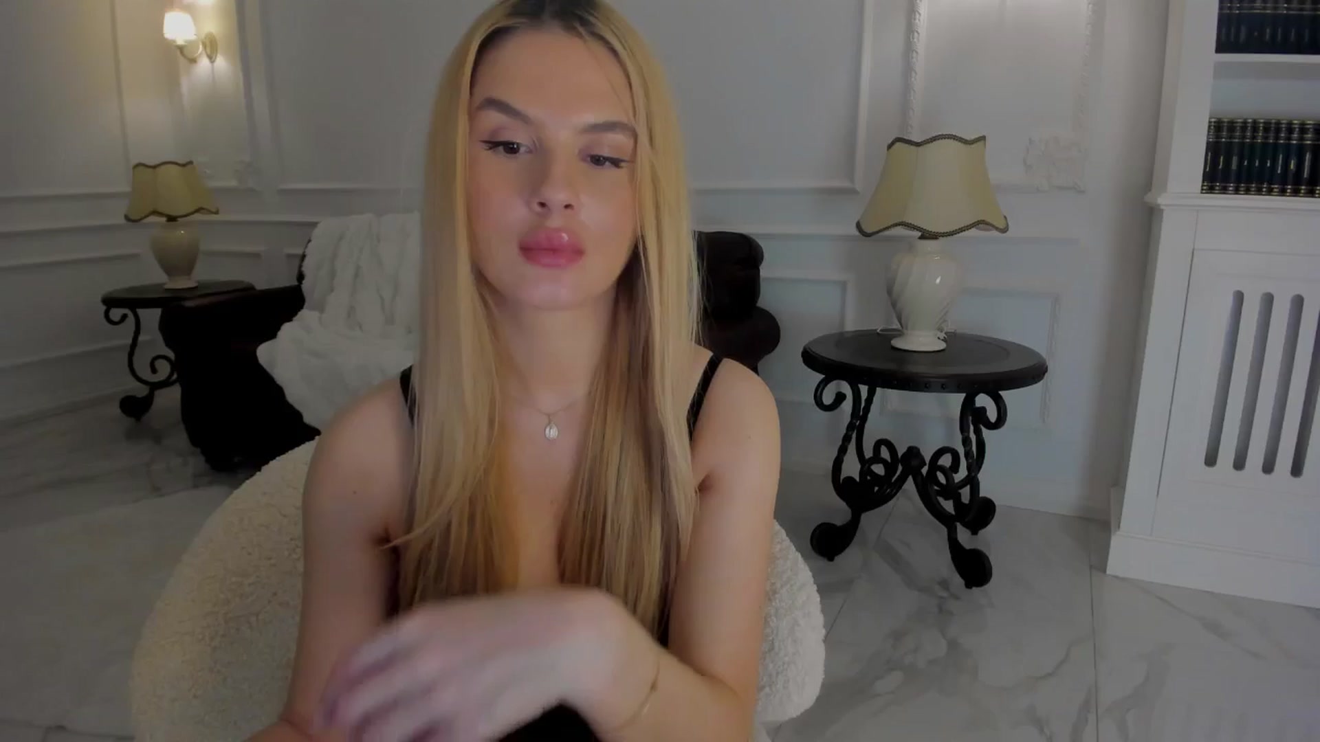 Gallery image thumbnail from Jewelles's myfreecams stream on, 12/05/2025, 22:40 image 15 of 20