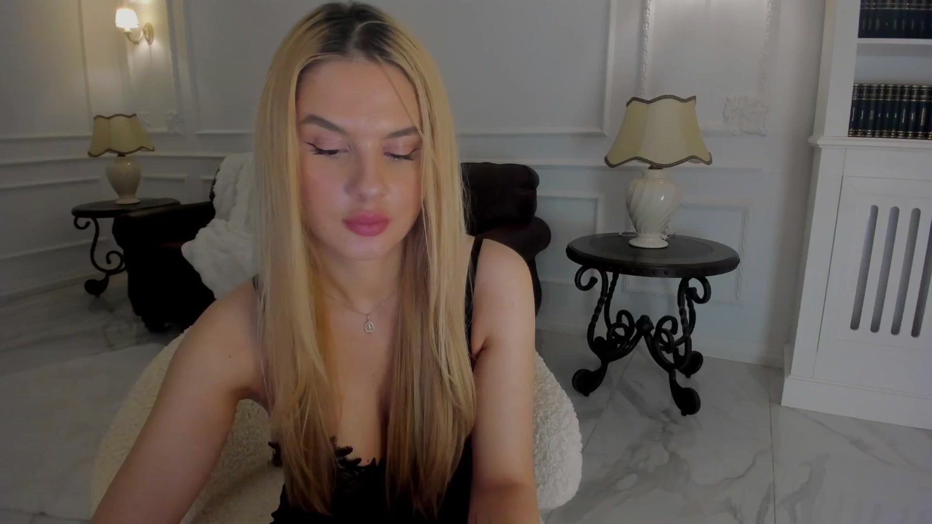 Gallery image thumbnail from Jewelles's myfreecams stream on, 12/05/2025, 22:40 image 16 of 20