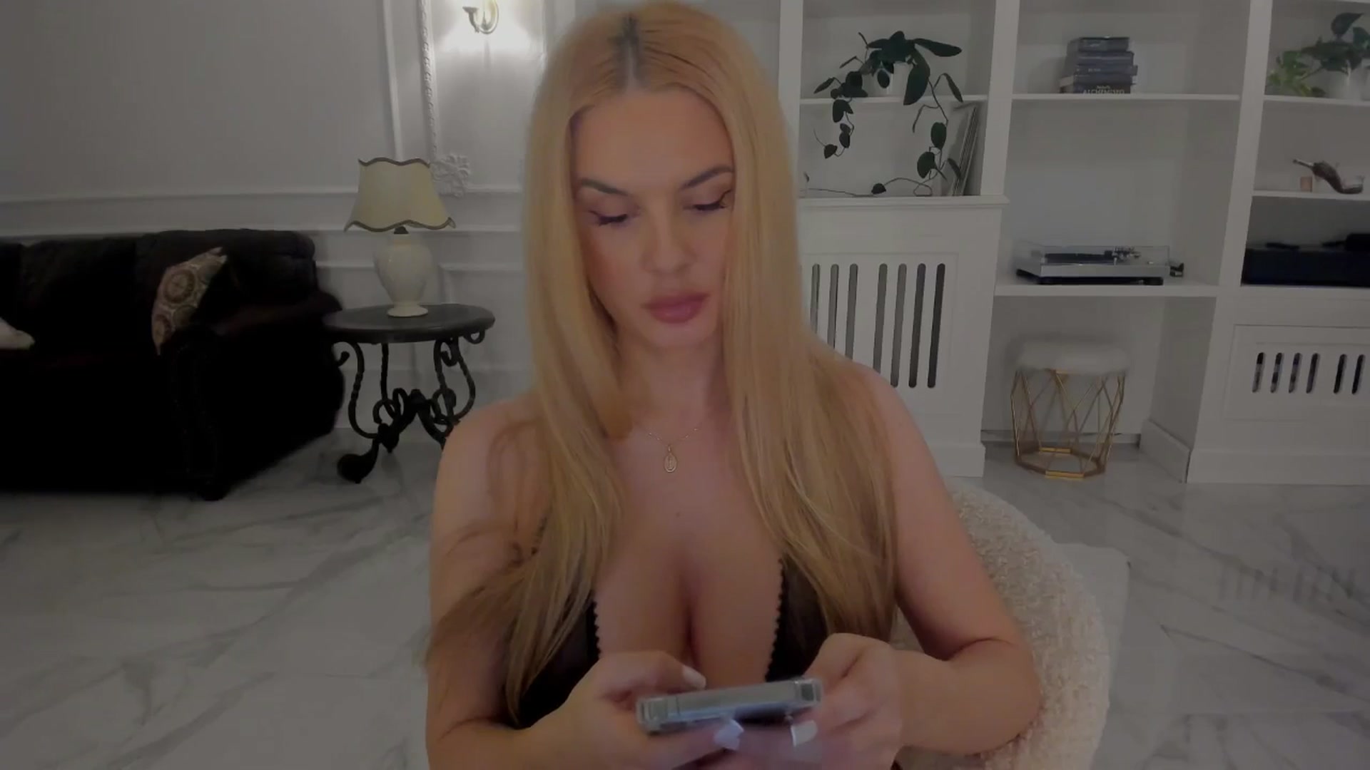 Gallery image thumbnail from Jewelles's myfreecams stream on, 02/01/2026, 18:59 image 9 of 20