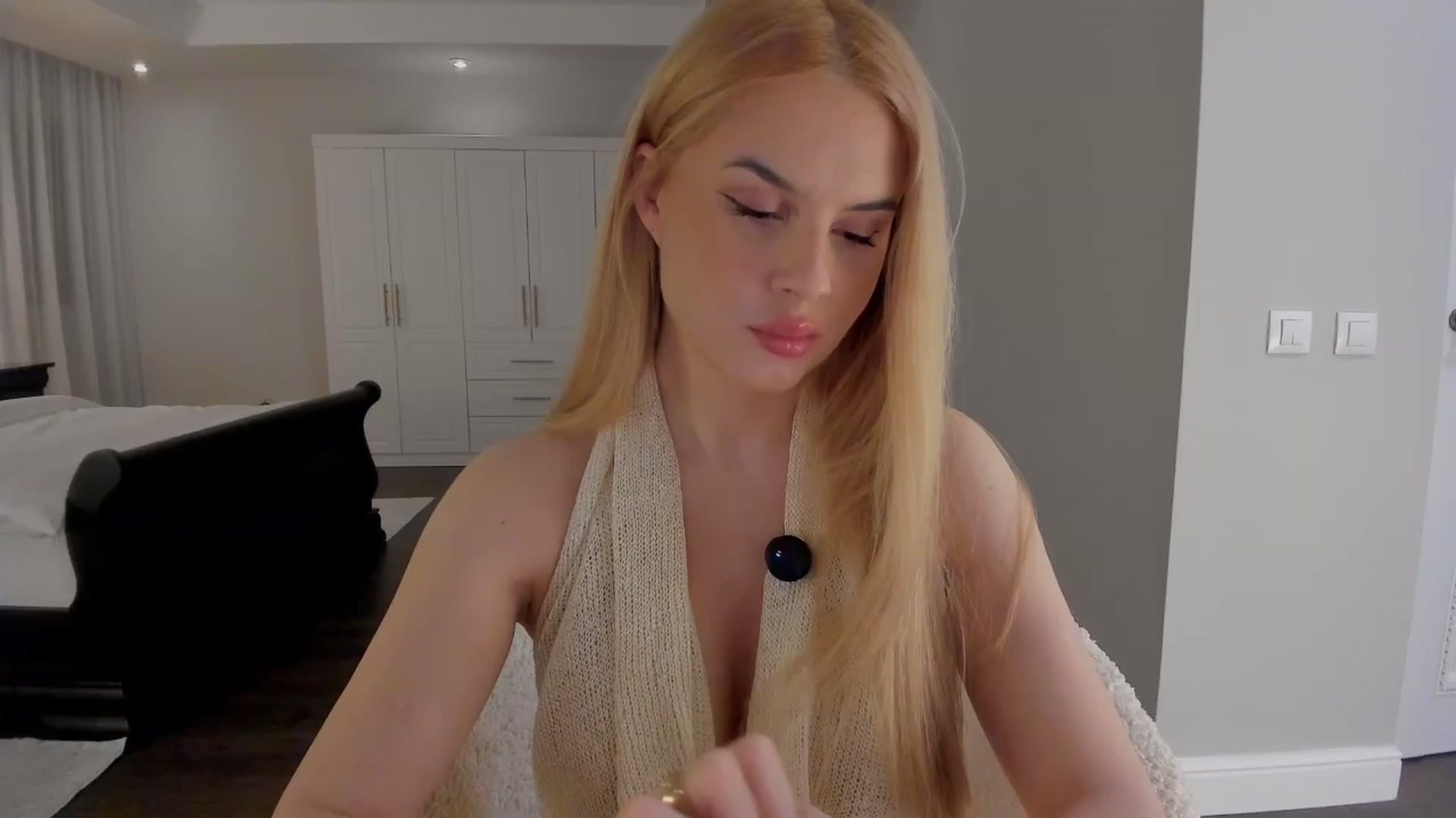 Gallery image thumbnail from Jewelles's myfreecams stream on, 03/20/2026, 20:06 image 2 of 20