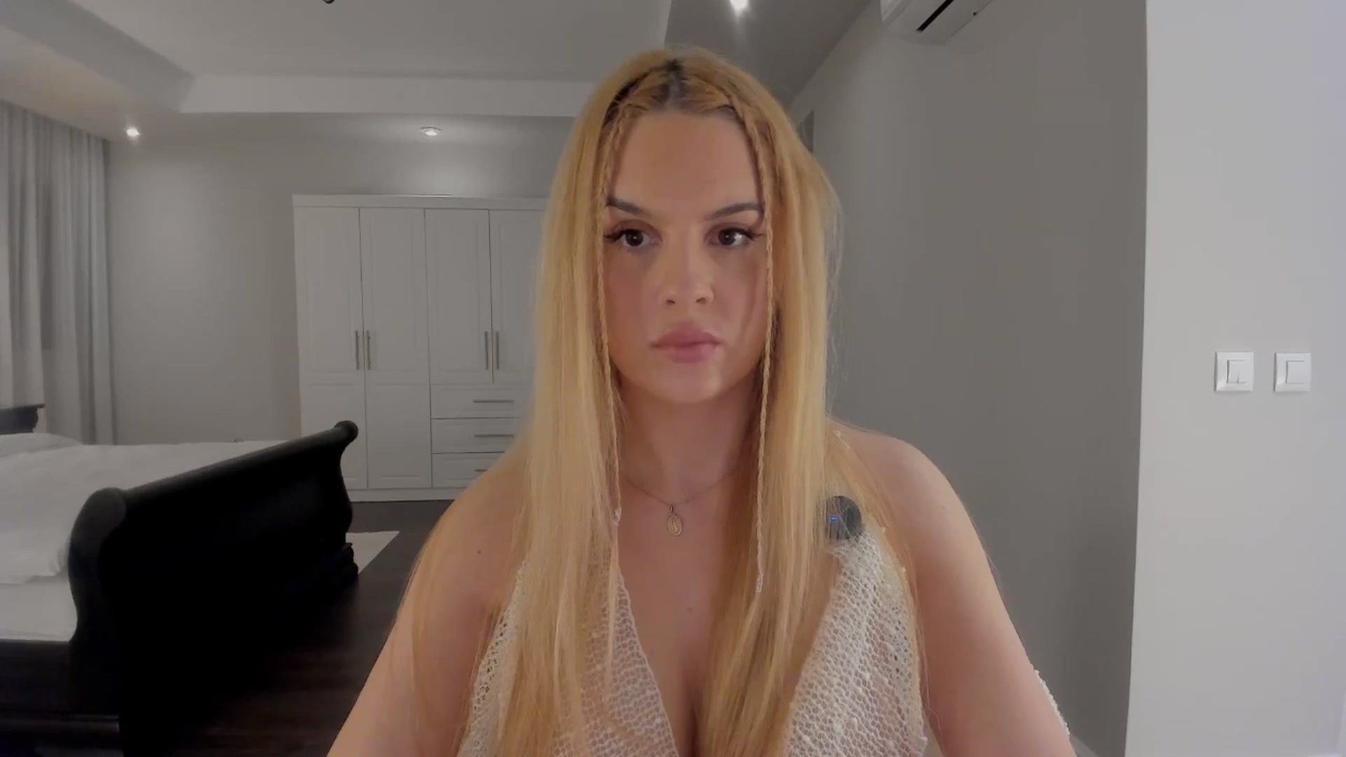 Gallery image thumbnail from Jewelles's myfreecams stream on, 04/02/2026, 19:45 image 3 of 20